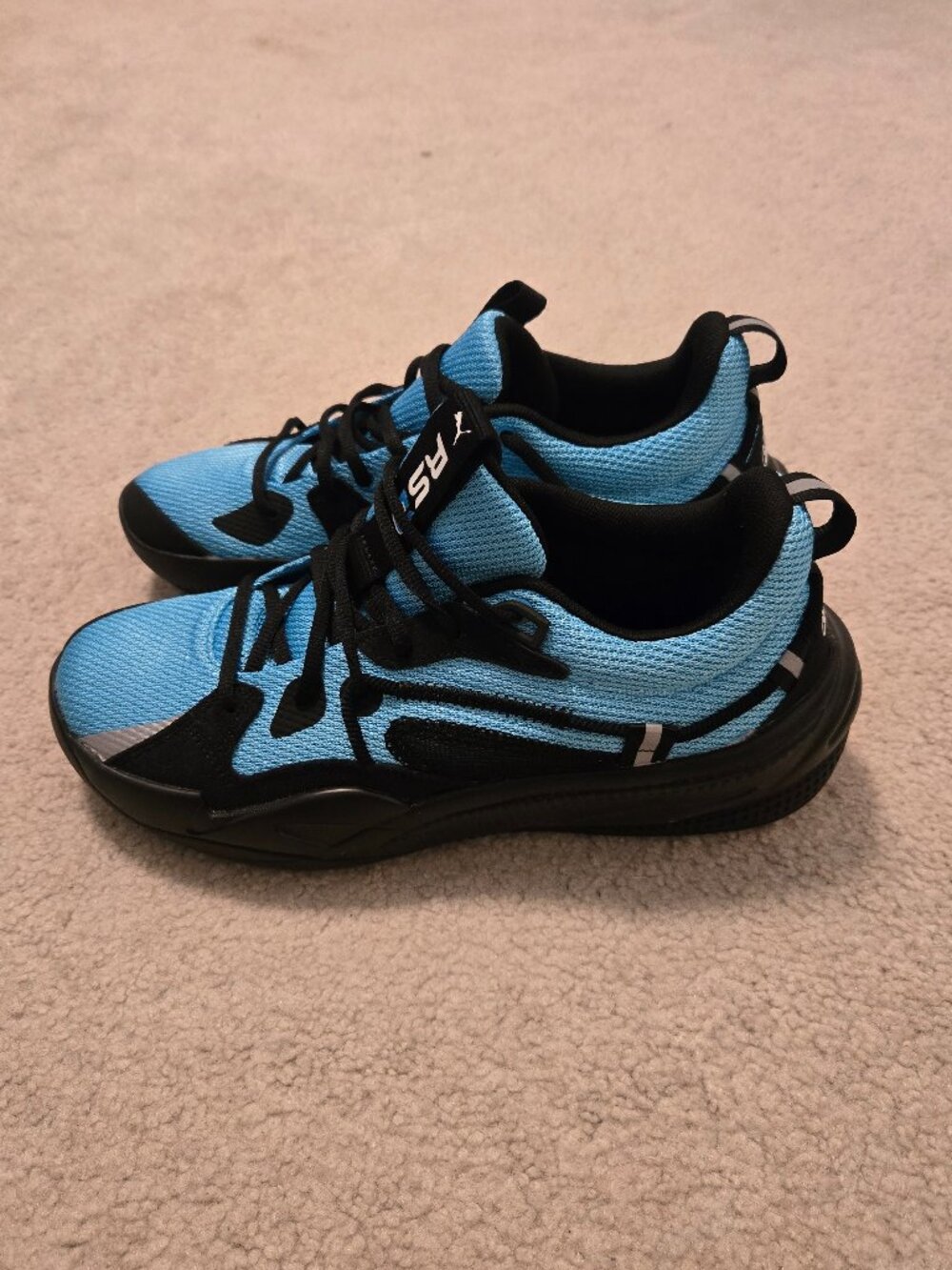 Mem's Puma Sneakers